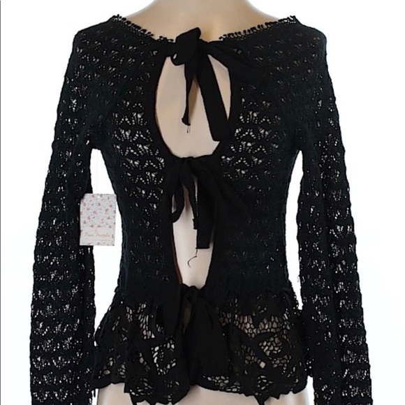 ♦️HP♦️FREE PEOPLE Black Lace Top w/ 3 ties in back - Picture 6 of 6